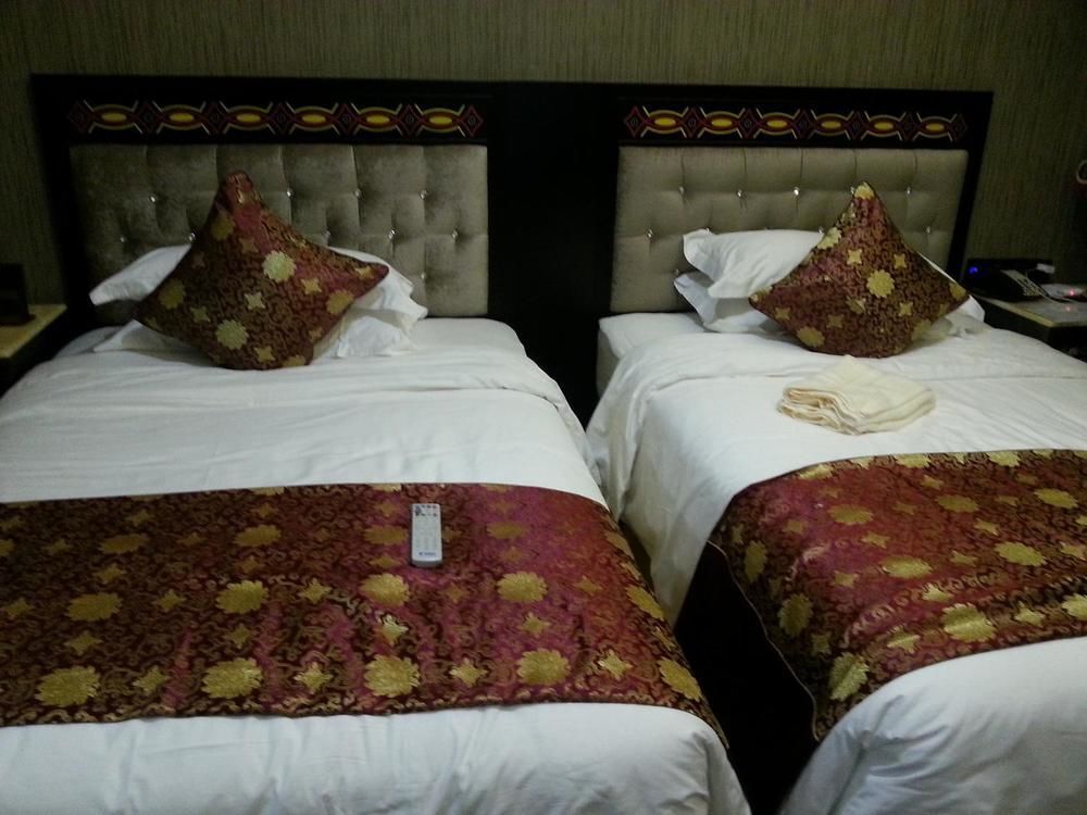 Xichang Cloizon Hotel Exteriör bild